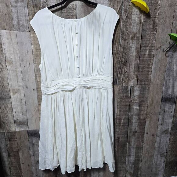 Boden White Surplice Empire Waist Button Back Sleeveless Dress Womens - Picture 2 of 5